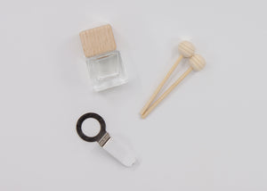 Open image in slideshow, Yule Mini Car Diffuser
